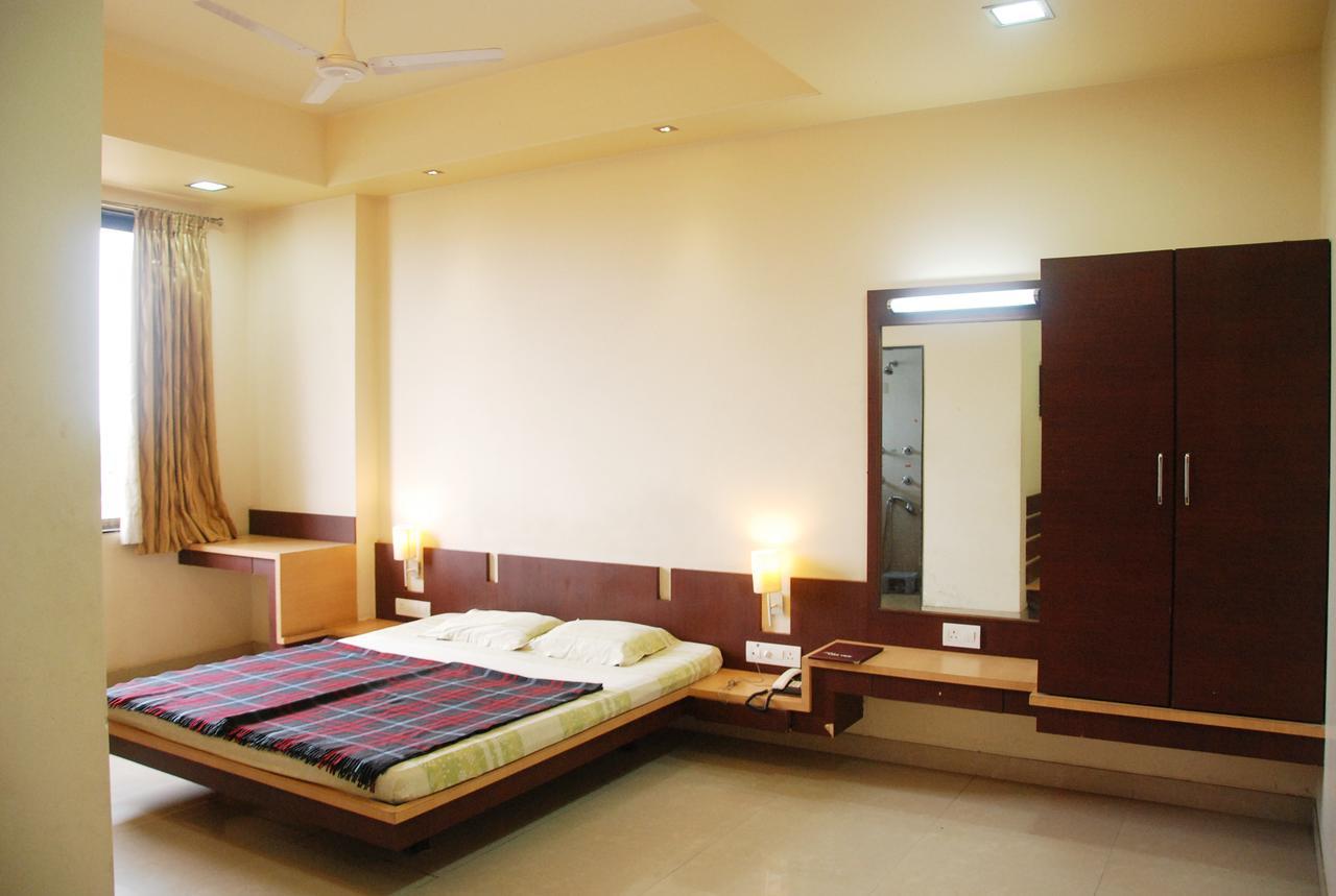 Hotel Lake View 사타라 외부 사진