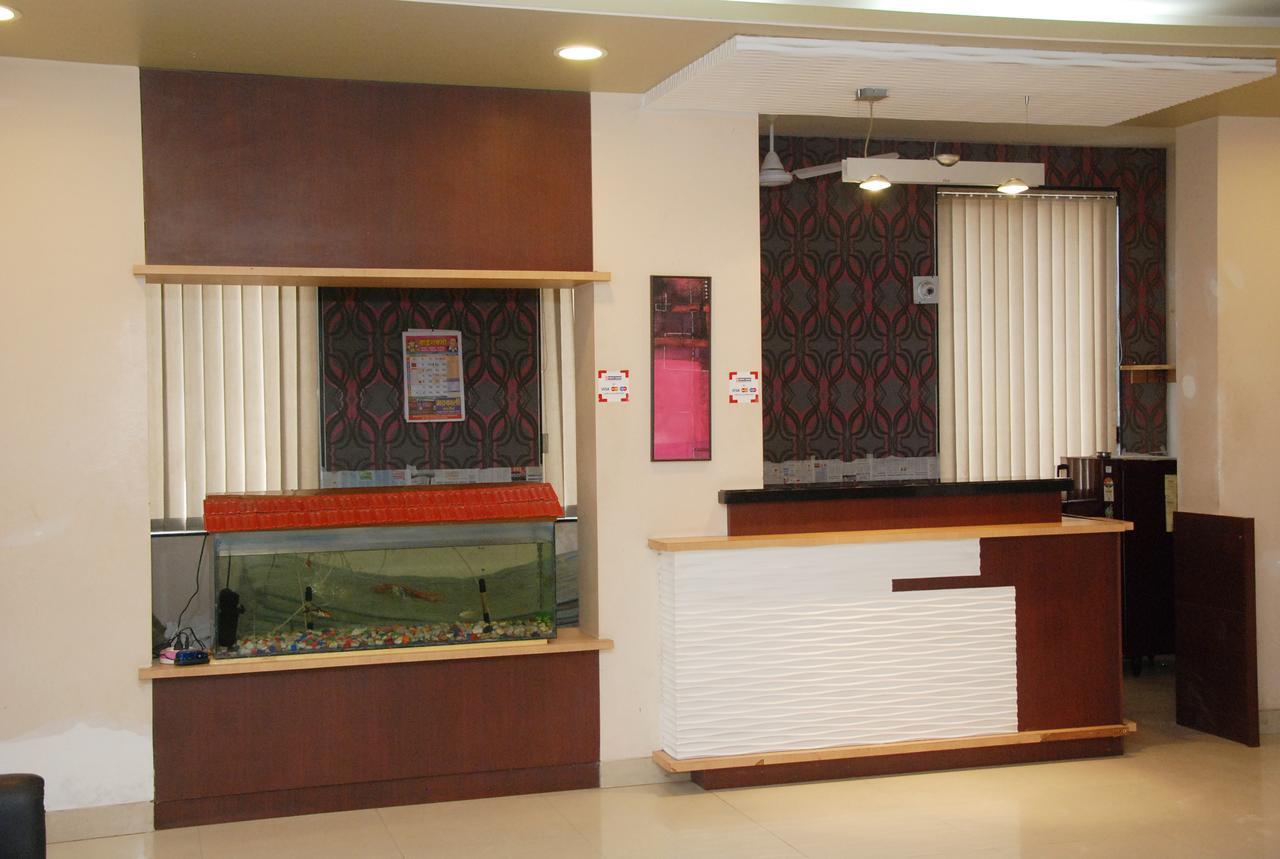 Hotel Lake View 사타라 외부 사진